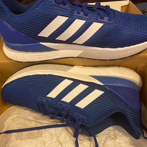 I am selling a size 10 men athletic shoes.